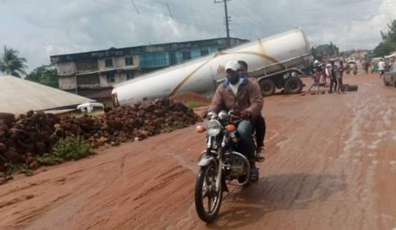 Just In: Petrol Tanker Fails Brakes, Ram Into House In Ebem Ohafia