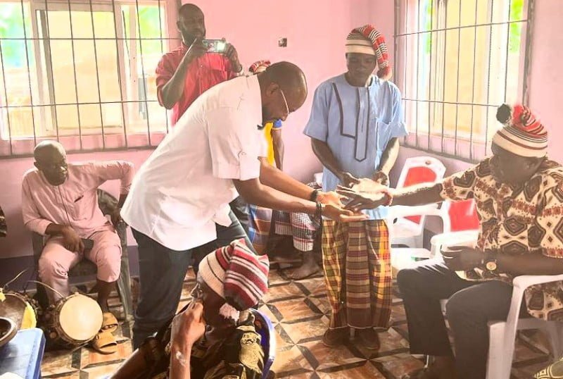 Ibe Okwara Receives Prayers, Support From Ezie Ogo Amuma And His Council Of Chiefs