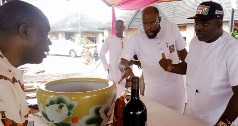 Emetu, Ibe Okwara, Etiokwe, Pay Condolence Visit to Bourdex As He Buries Sister