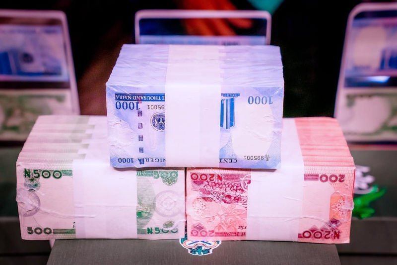 Supreme Court says that until further notice, old and new naira notes will coexist.