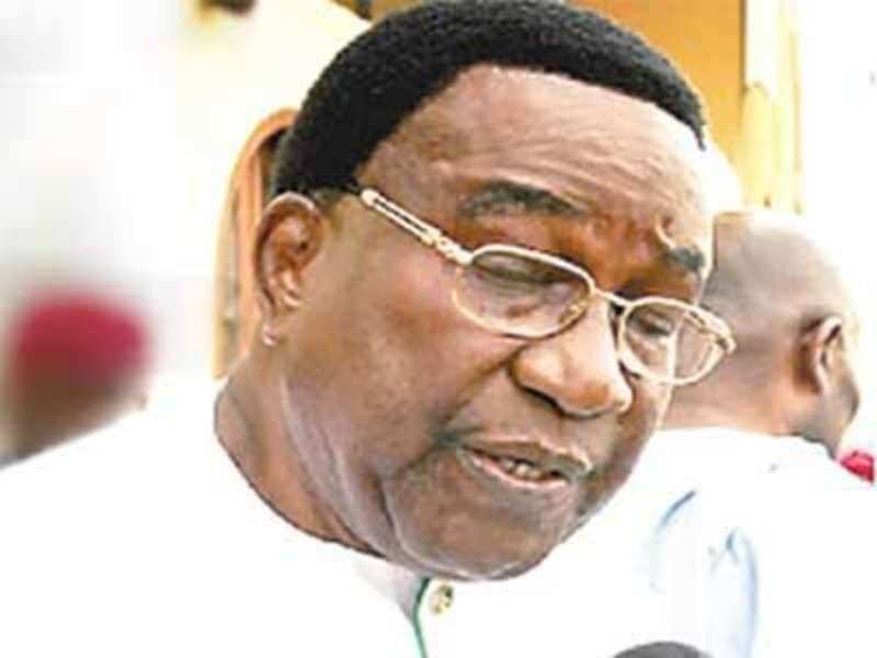 2023 Guber: Nwobodo begs Enugu youths to vote Peter Mbah, reject violence.