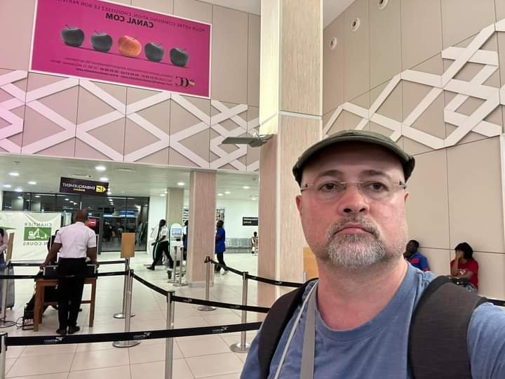 Nigeria-frequenting American, says Cotonou Airport is better than Lagos; Beninese officials don’t beg for money.