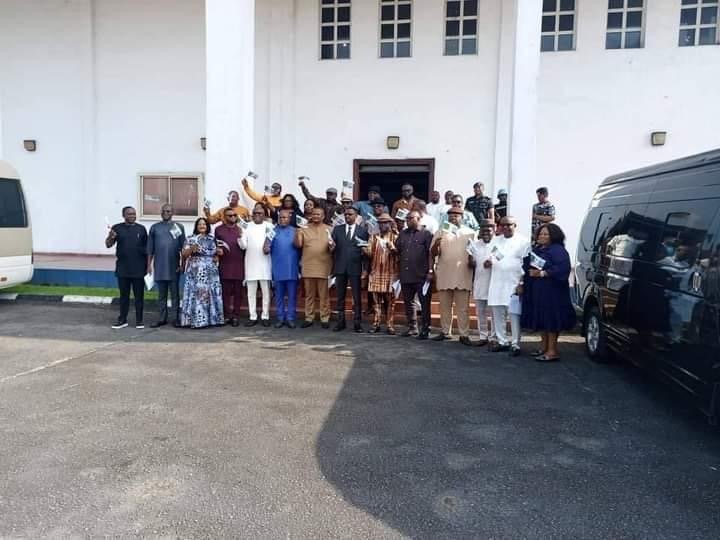 27 members of the Rivers Assembly defect to APC.