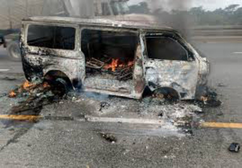 Fact-Check: No 18-Seater Bus Carrying  Igbo Passengers Was Burnt In Kano Over Edo Killing