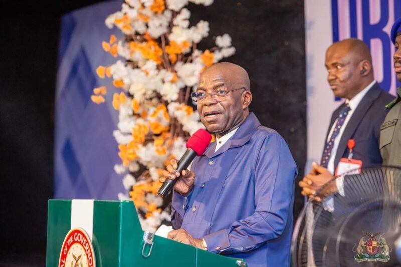 Aba Business Community Raises Funds For Security Trust Fund, As Gov. Otti Announces Commissioning Of Port Harcourt Road By President Tinubu