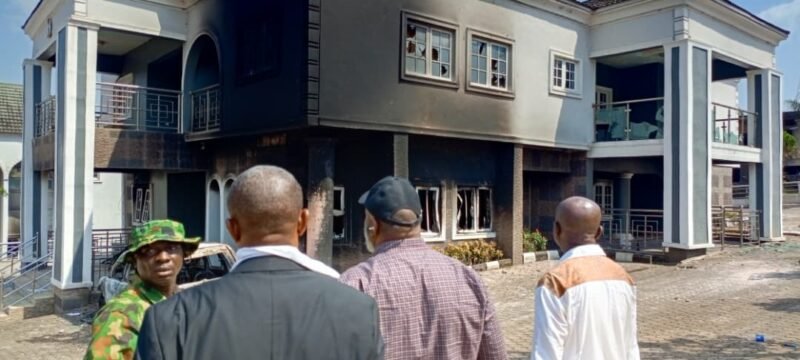 Ohafia LGA Mayor Visits Okon-Aku Community, Condemns recent Killing and destruction of properties