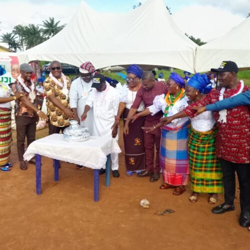 Karibe Ojigwe Joins Akoliufu/Amaokwe Elu Alayi Women At Annual General Meeting