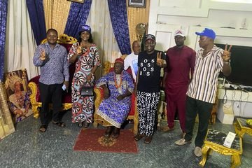 Royal Blessings, Warm Reception As HRH Eze Nwaoha Maduanochie Welcomes Nkole, Ambassador Evangeline Iwenjiora.